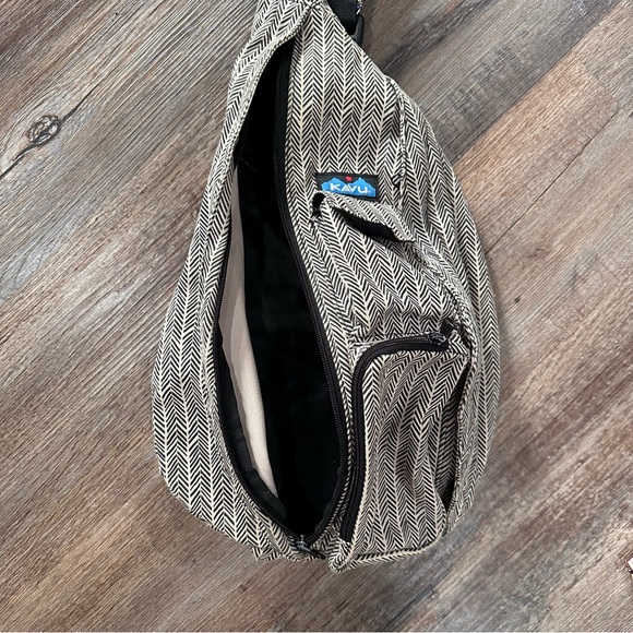 Kavu rope sling backpack bag - Picture 3 of 4